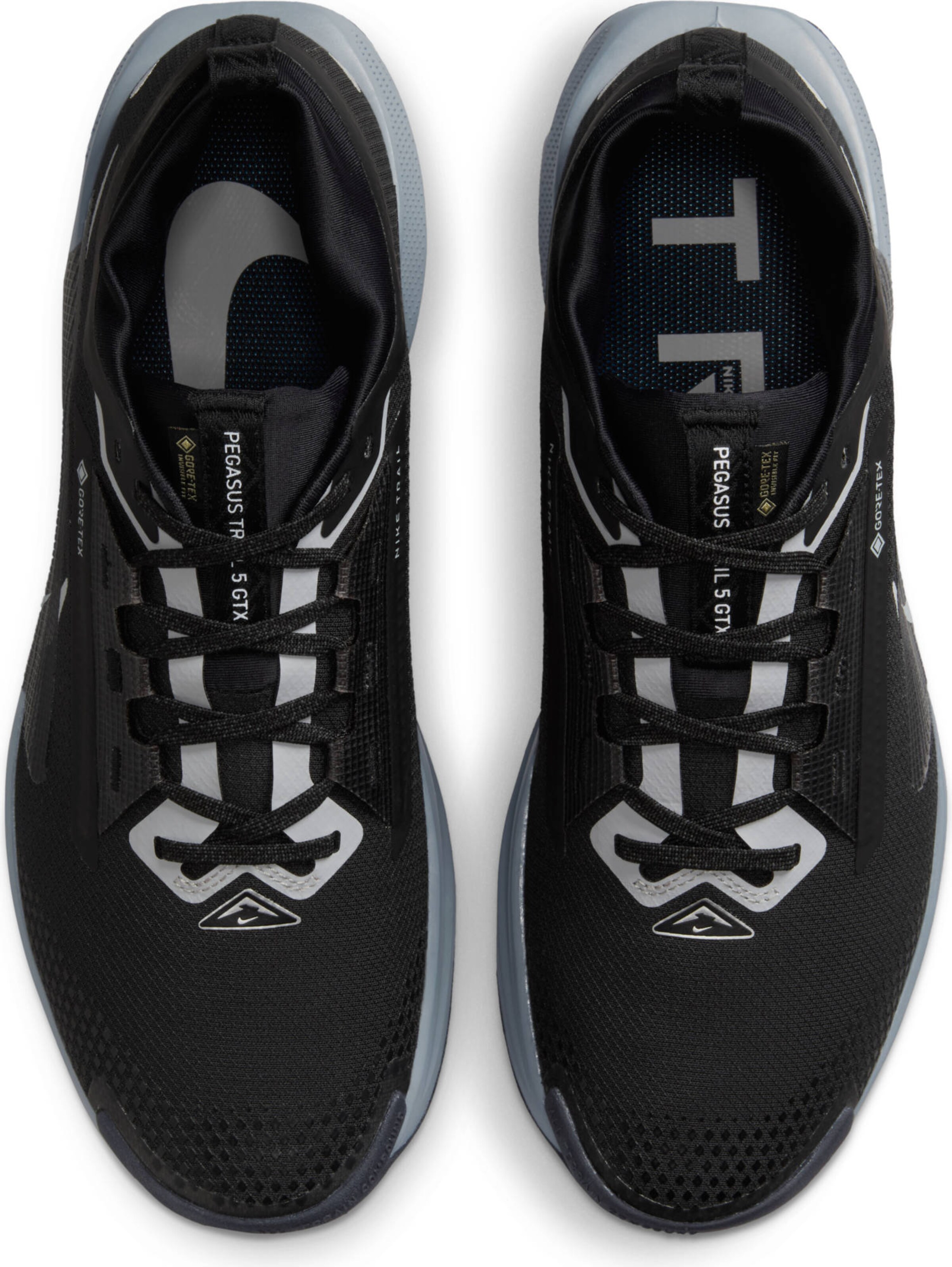 Chaussure de course 'Pegasus Trail 5' NIKE en noir