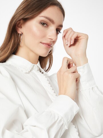 Camicia da donna di Sofie Schnoor in bianco