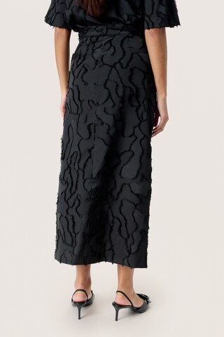 Jupe 'SLNadina' SOAKED IN LUXURY en noir