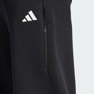 ADIDAS SPORTSWEAR Štandardný strih Športové nohavice 'Future Icons' - Čierna