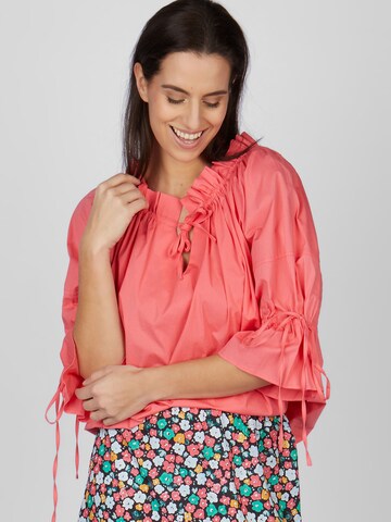 Lovely Sisters Blouse 'Maggy' in Pink: front