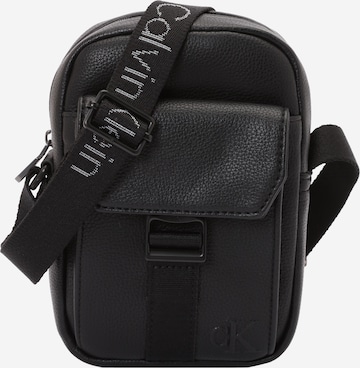 juoda Calvin Klein Rankinė su ilgu dirželiu: priekis