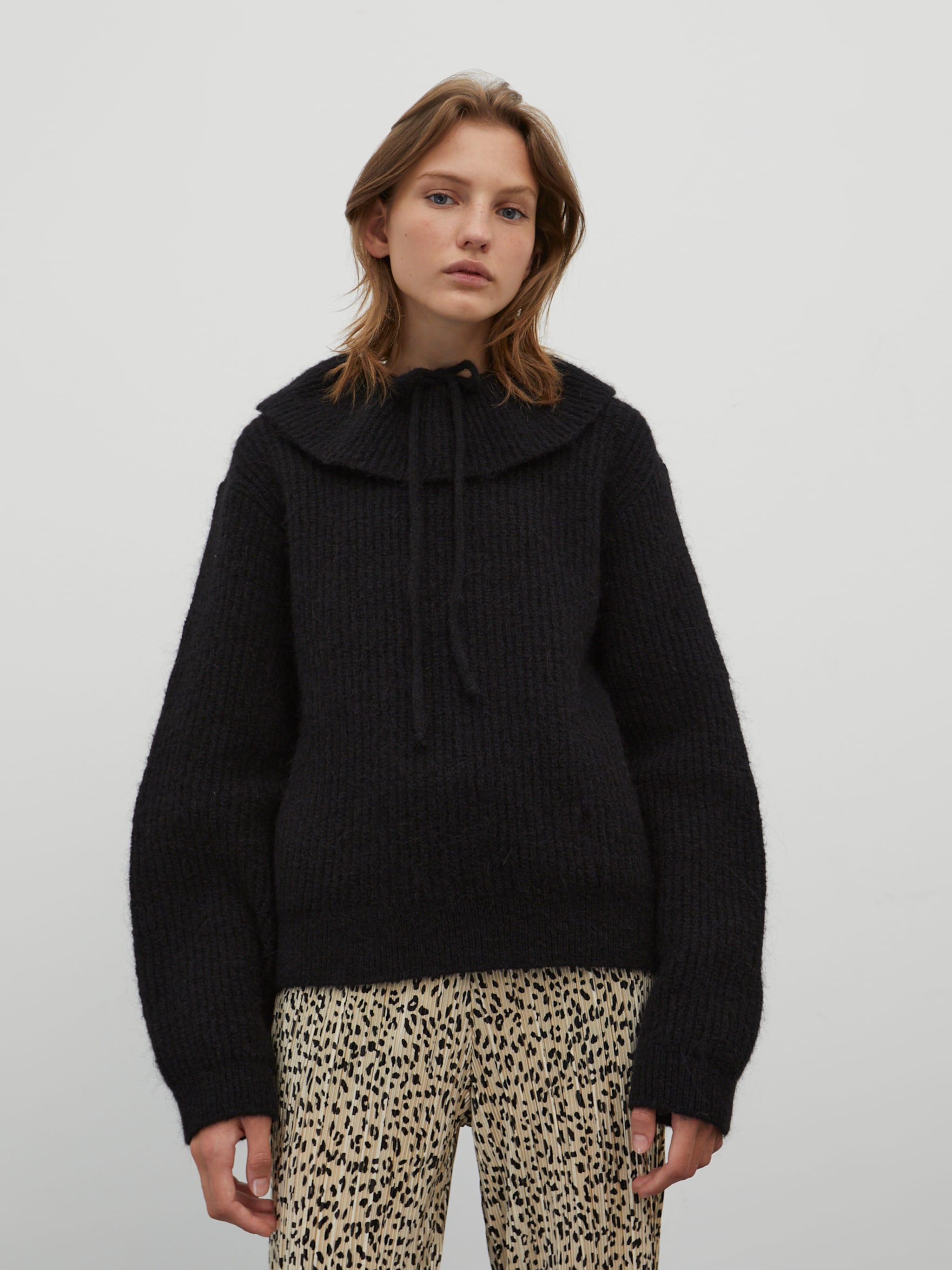 EDITED Produkter Pullover 'Therese' sort