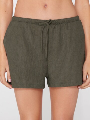 Tezenis Regular Pants in Green: front
