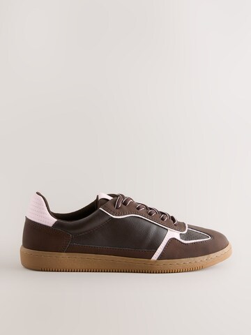 Sneaker bassa di Next in marrone