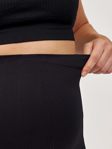 SNOCKS Slimfit Sportbroek in Zwart