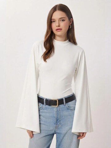 Camicia da donna di Happiness İstanbul in bianco: frontale