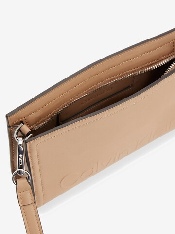 Calvin Klein Tasche in Beige