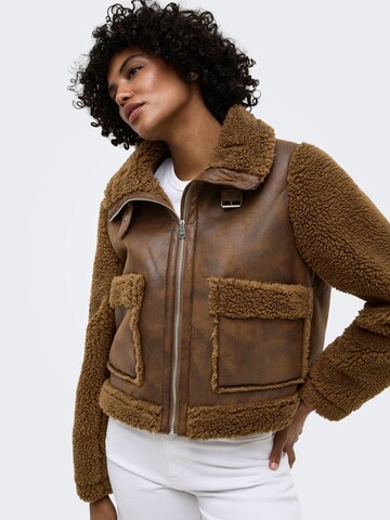 ONLY - Chaqueta de entretiempo 'ONLLee' en marrón