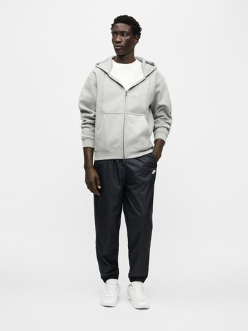 Nike Sportswear regular Παντελόνι σε μαύρο