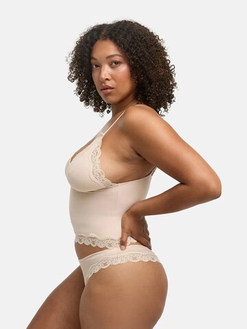 Haut 'Deep Neck Lace Top' cfab (formerly creamy fabrics) en beige