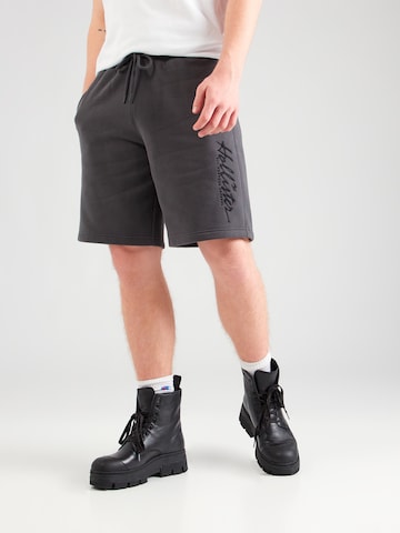 HOLLISTER regular Παντελόνι σε μαύρο: μπροστά