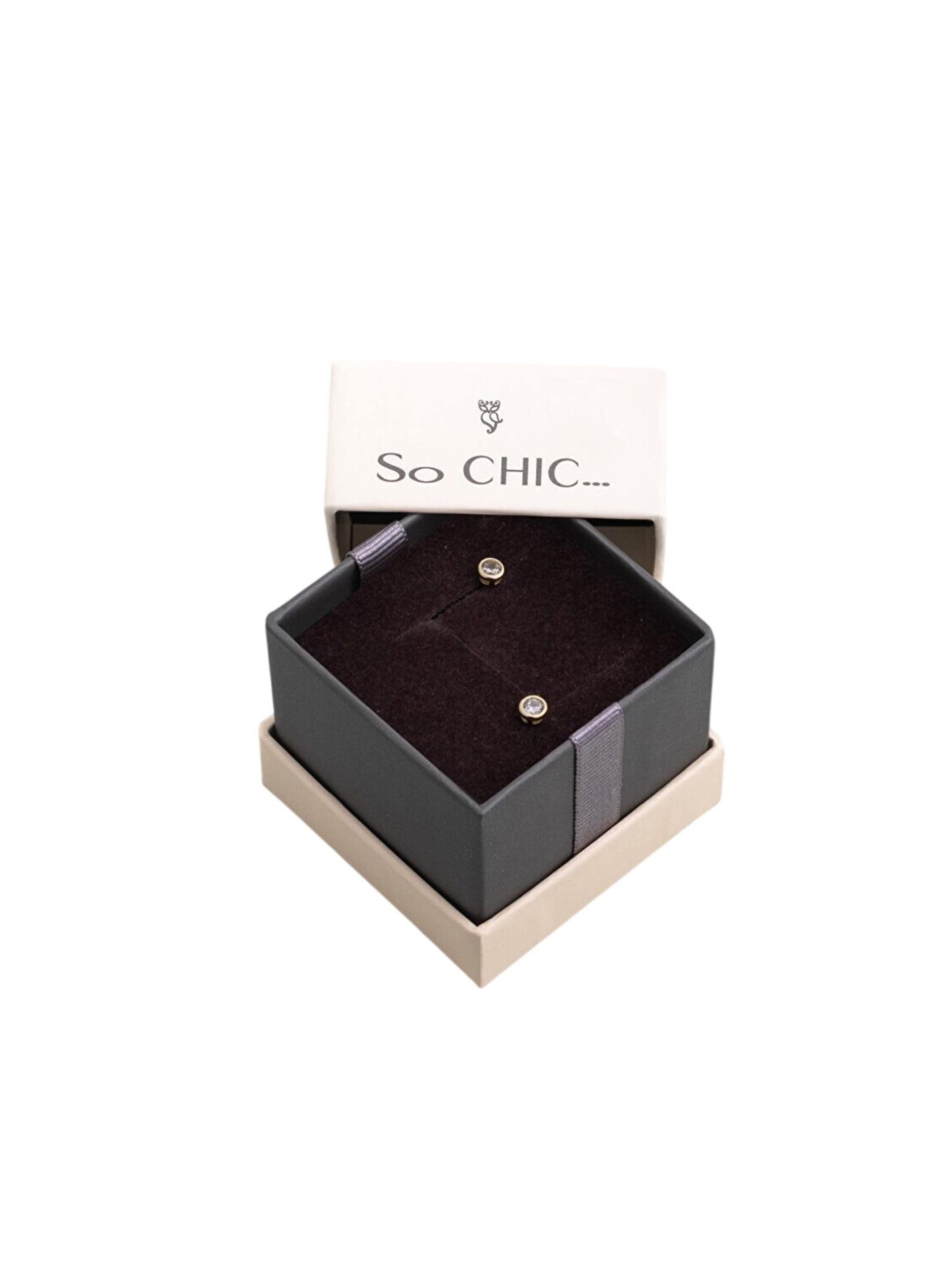 So Chic Earrings in Gold