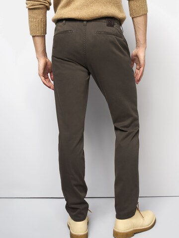 MEYER Regular Chino in Braun
