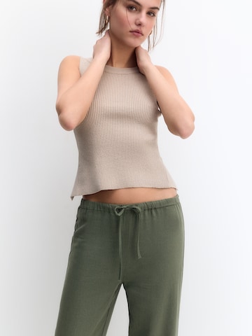 Regular Pantalon Pull&Bear en vert