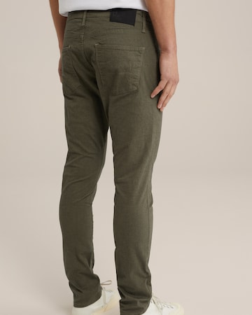 WE Fashion Regular Trousers in Green