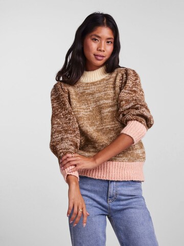 Pull-over 'Felisia' PIECES en marron : devant