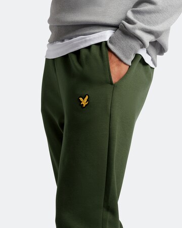 Regular Pantalon de sport Lyle & Scott en vert