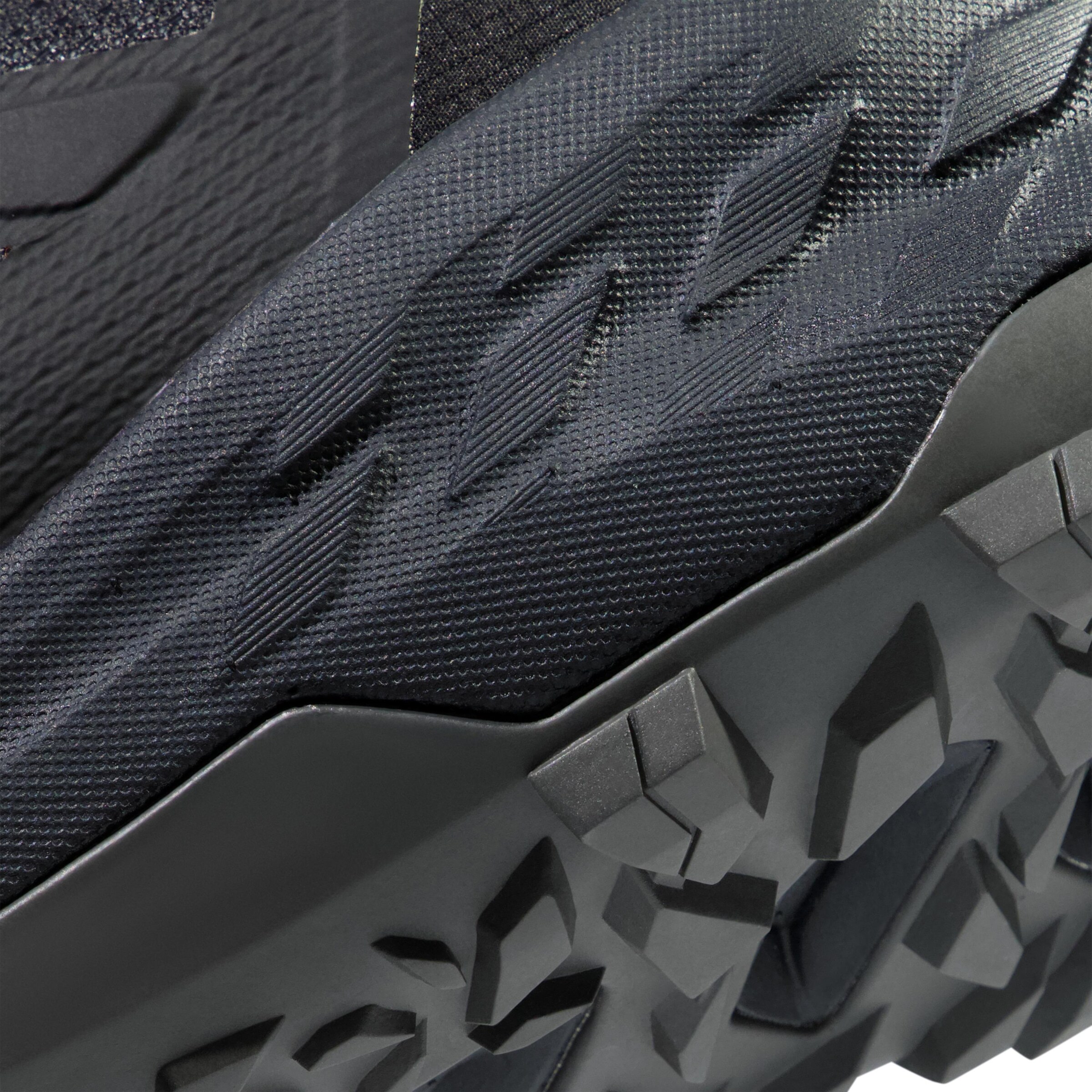 MAMMUT Flats 'Sertig II' in Black