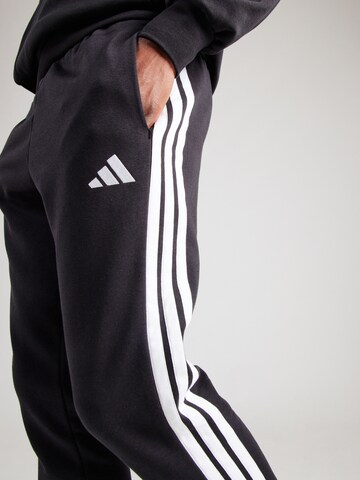 Effilé Pantalon de sport ADIDAS SPORTSWEAR en noir
