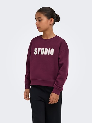 ONLY Sweatshirt 'Sweat' in Red