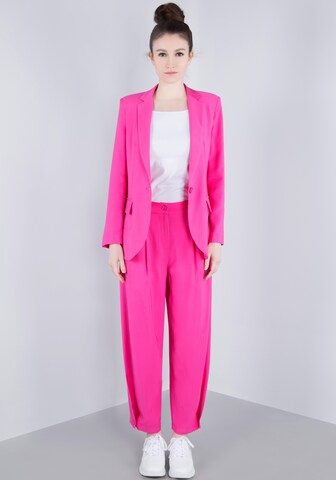 IMPERIAL Tapered Pleat-Front Pants in Pink