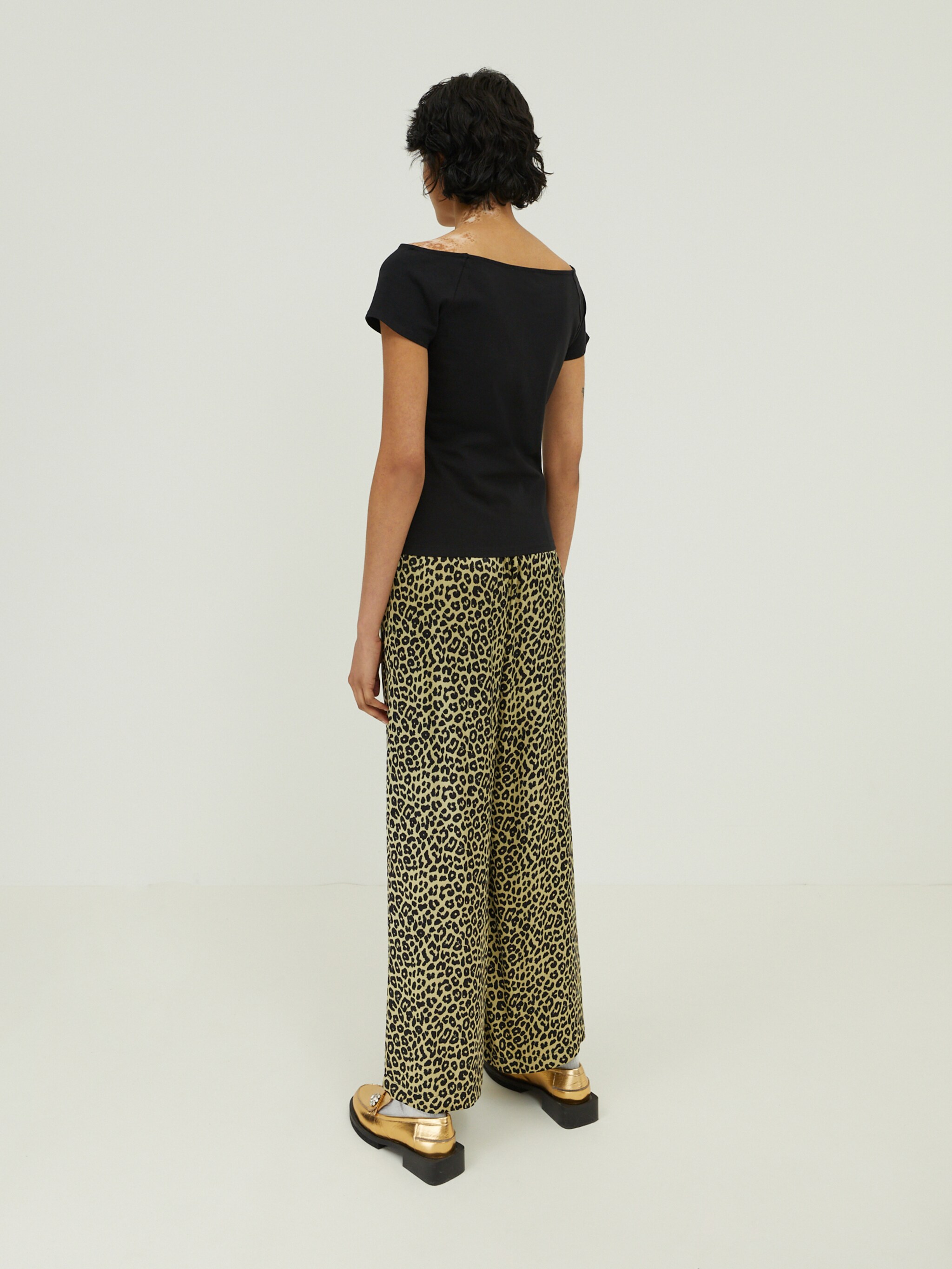 EDITED Produkte Shirt 'Reagan' schwarz