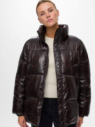 VERO MODA - Chaqueta de invierno 'VMSABRINA' en marrón: frente