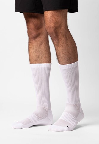 SNOCKS Athletic Socks in White: front