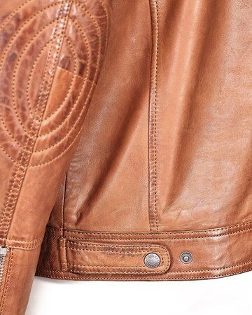 MUSTANG Between-Season Jacket ' 31021312 ' in Brown