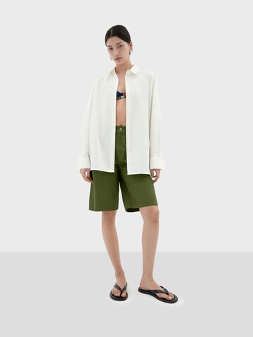 Thinking MU Regular Shorts 'Tracey' in Grün