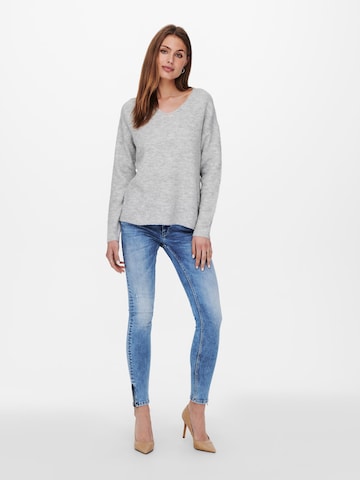 ONLY Pullover 'Camilla' in Grau