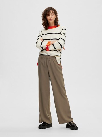 SELECTED FEMME Loose fit Pants 'Tinni' in Brown: front