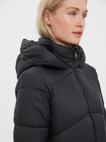 Manteau d’hiver 'UPPSALA' VERO MODA en noir