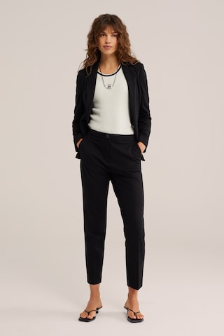 WE Fashion Slimfit Ráncos nadrág - fekete