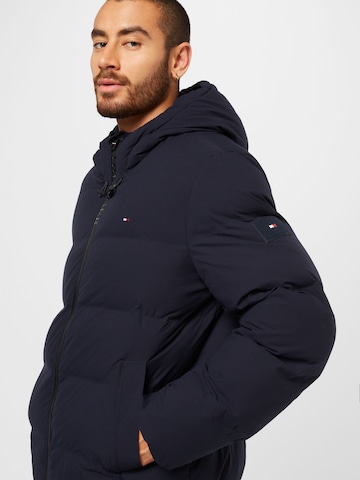 TOMMY HILFIGER Vinterjacka i blå