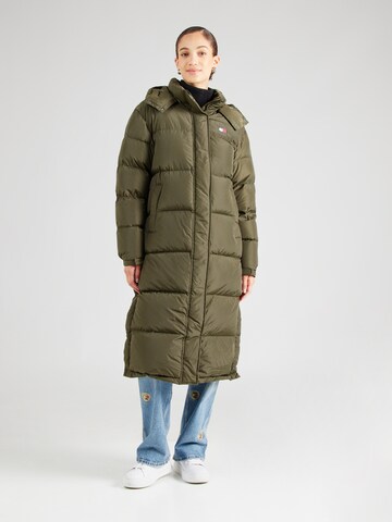 Tommy Jeans Talvemantel 'Alaska', värv roheline: eest vaates