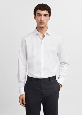 MANGO MAN Regularny krój Koszula 'EMERITOL' w kolorze biały: przód