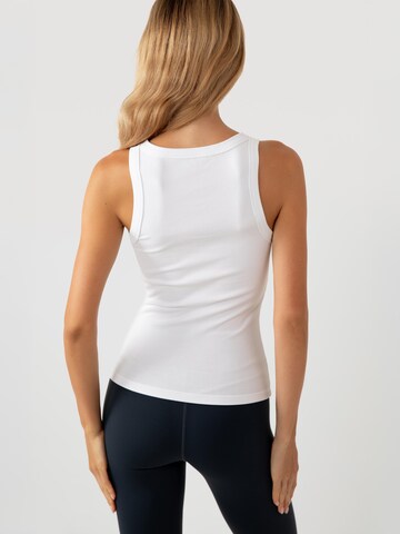 YO-GAYA Top 'Ribbed' in Wit