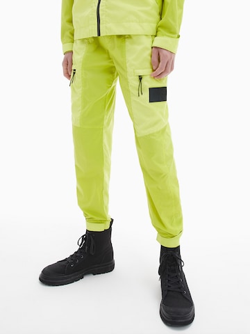 Calvin Klein Jeans Cargohose in Gelb: predná strana