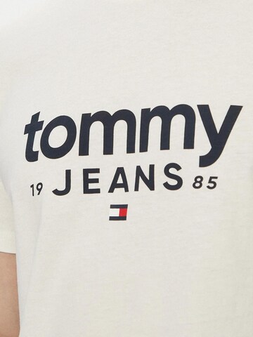 Maglietta 'DM0DM23376' di Tommy Jeans in bianco