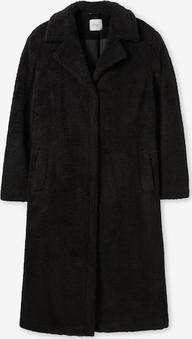 SHEEGO Between-seasons coat in Black: front
