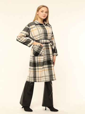 HOME STORE Between-seasons coat in Beige