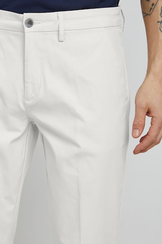 Casual Friday Slimfit Chino hlače 'Philip 2.0' | bela barva