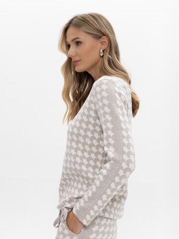 Passioni Sweater in White