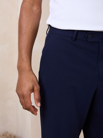 Loosefit Pantaloni con piega frontale di Next in blu