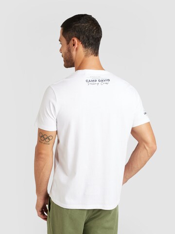 T-Shirt 'Cruise North' CAMP DAVID en blanc