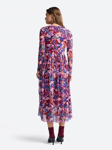 Rich & Royal - Vestido em vermelho