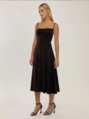 Hiccup - Vestido em preto: frente
