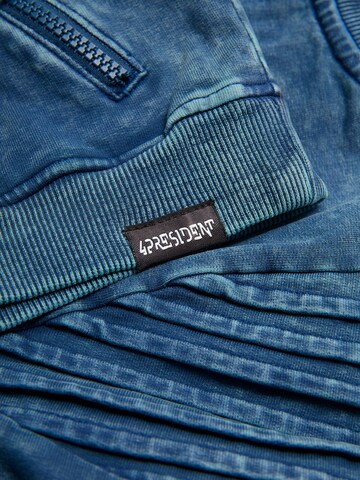 4PRESIDENT Sweatshirt 'Nick' in Blau